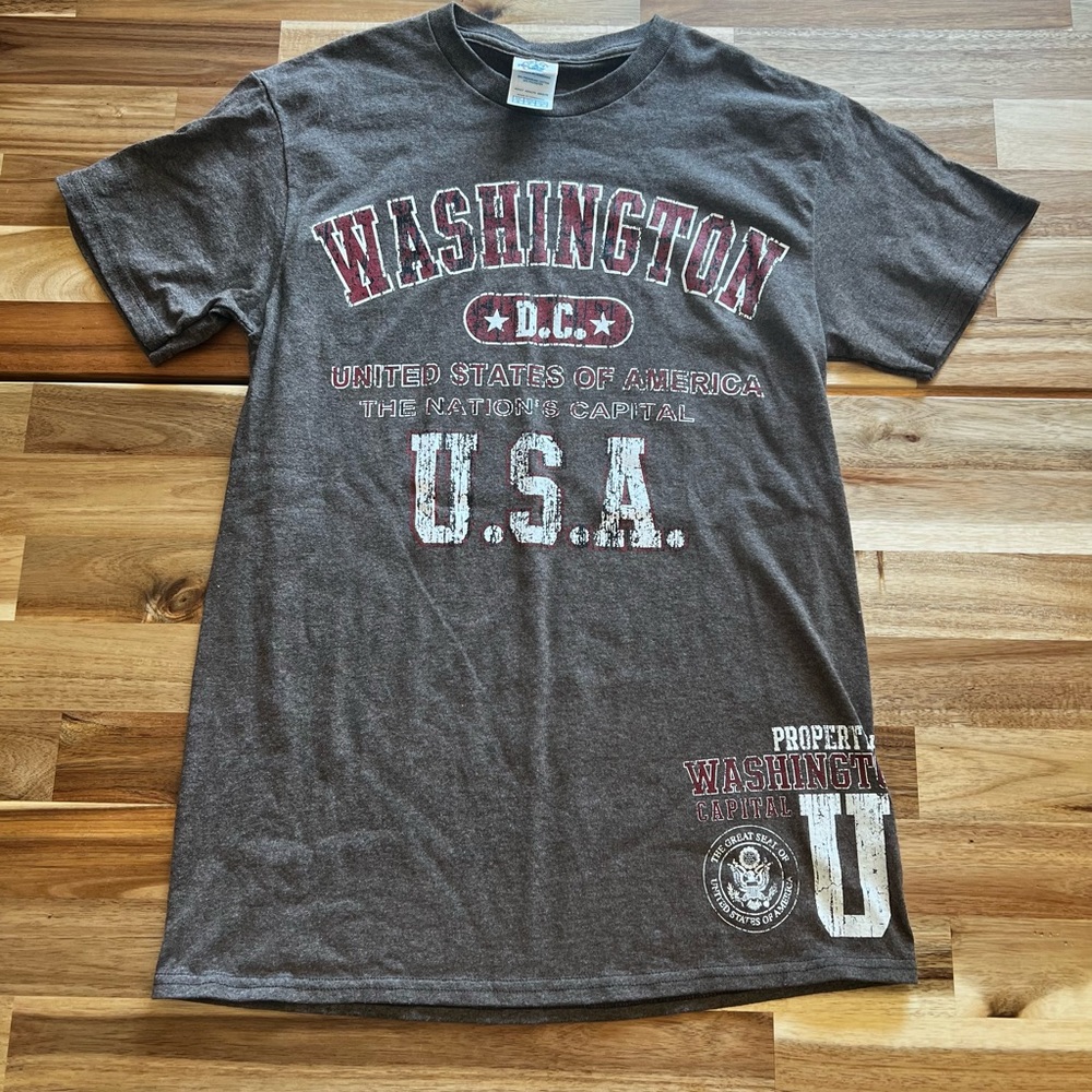 Washington DC size small short sleeve t-shirt‎